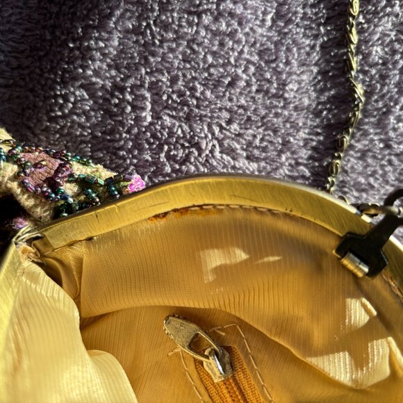Vintage Beaded Floral Clutch Purse with Long Chain Strap -in Very Good Condition - Picture 5 of 9